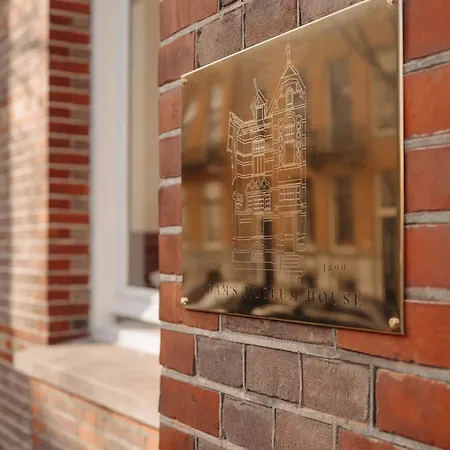 Adam's Museum House 호텔