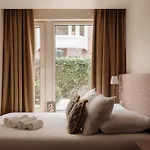 מלון Adam's Museum House 4*