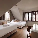 מלון Adam's Museum House 4*