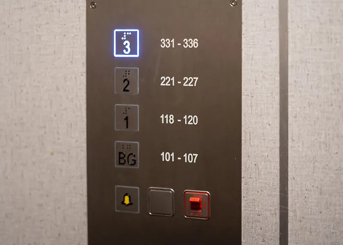 Adam's Museum House Hotel